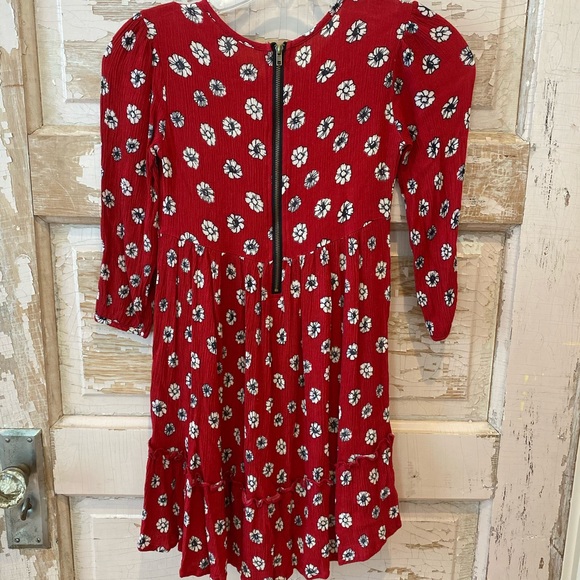 Forever 21 Red floral dress. - Picture 4 of 6